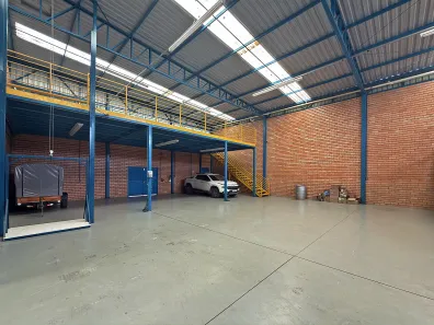 Galpão/Depósito/Armazém para alugar, 280m² no São João, Bento Gonçalves