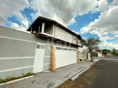 Casa com 3 Quartos à venda, 297m² no Jardim Terra Branca, Bauru