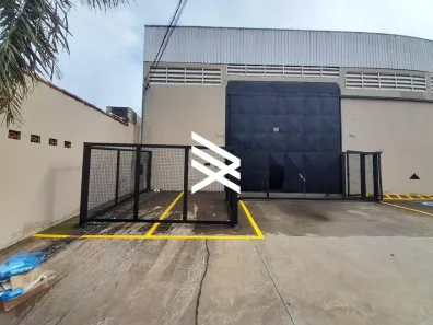 Galpão/Depósito/Armazém para alugar, 600m² no Custódio Pereira, Uberlândia