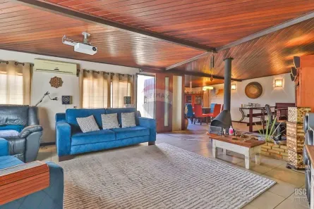Casa com 3 Quartos à venda, 170m² no Passo da Areia, Porto Alegre