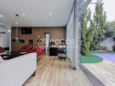 Imóvel Comercial à venda, 600m² no Jardim Karaíba, Uberlândia