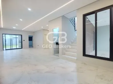 Sobrado com 4 Quartos à venda, 190m² no Jardim Jacinto, Jacareí