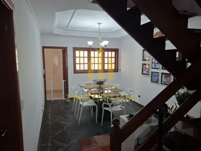 Sobrado com 3 Quartos à venda, 220m² no Vila Nivi, São Paulo