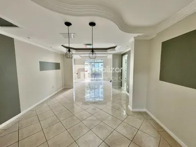 Apartamento com 3 Quartos para alugar, 90m² no Centro, Florianópolis