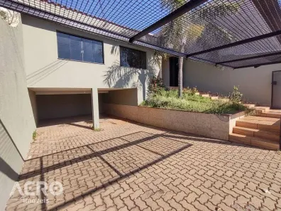Casa com 4 Quartos para venda ou aluguel, 255m² no Vila Cidade Universitária, Bauru