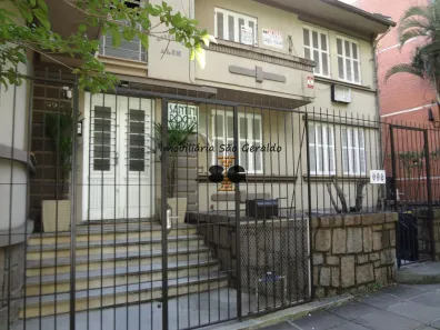 Casa com 3 Quartos para alugar, 156m² no Santo Antônio, Porto Alegre