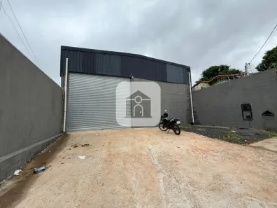 Galpão/Depósito/Armazém para alugar, 360m² no Osvaldo Rezende, Uberlândia