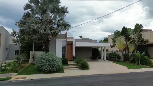 Casa de Condomínio com 3 Quartos à venda, 240m² no Loteamento Caribe, Palmas