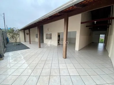Casa com 3 Quartos para alugar, 240m² no Velha Central, Blumenau