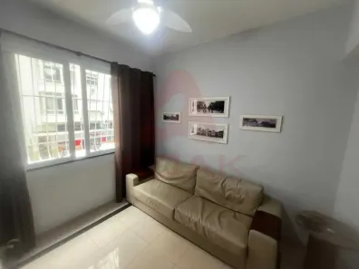 Apartamento com 2 Quartos à venda, 65m² no Leme, Rio de Janeiro