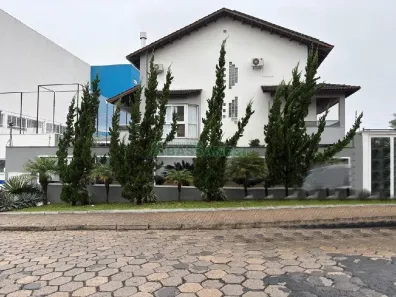 Casa com 3 Quartos para alugar, 310m² no Jardim América, Caxias do Sul