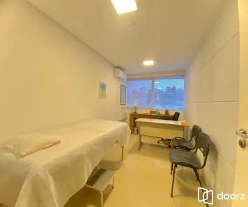 Sala Comercial com 2 Quartos à venda, 38m² no Moinhos de Vento, Porto Alegre