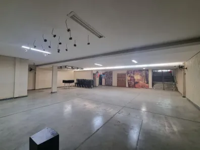 Sala Comercial para alugar, 349m² no Jardim Riacho das Pedras, Contagem