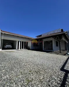 Casa com 3 Quartos à venda, 228m² no Guanabara, Joinville