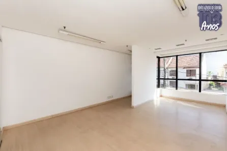 Sala Comercial à venda, 60m² no São João, Porto Alegre