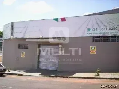 Casa com 1 Quarto para alugar, 220m² no Bom Jesus, Uberlândia