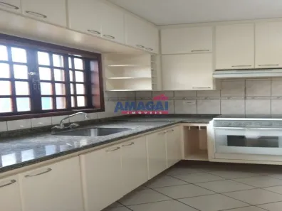 Sobrado com 2 Quartos para alugar, 100m² no Jardim Santa Maria, Jacareí