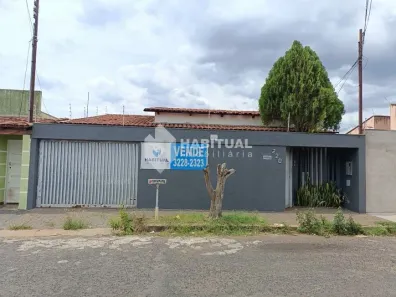 Casa com 3 Quartos à venda, 159m² no Planalto, Uberlândia