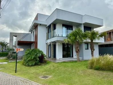 Sobrado com 4 Quartos à venda, 240m² no XANGRI-LÁ, Xangri-lá