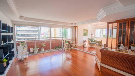 Apartamento com 4 Quartos à venda, 223m² no Água Verde, Curitiba