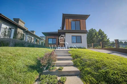 Casa com 3 Quartos à venda, 196m² no Mato Queimado, Gramado