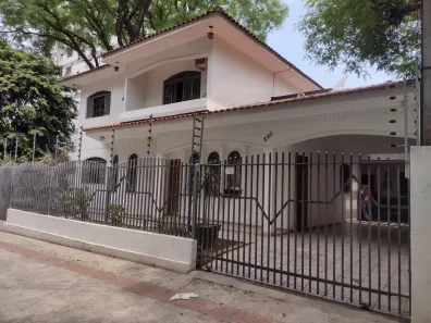 Sobrado com 4 Quartos à venda, 247m² no Zona 07, Maringá
