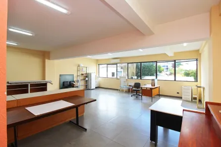 Sala Comercial à venda, 74m² no São João, Porto Alegre
