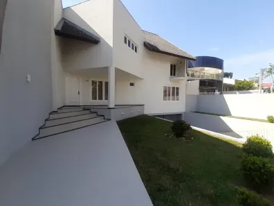 Imóvel Comercial com 4 Quartos à venda, 400m² no Uberaba, Curitiba