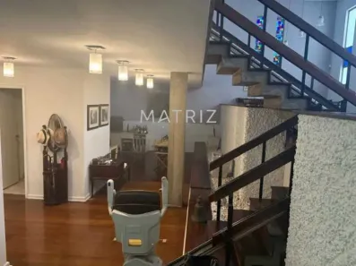 Sobrado com 4 Quartos à venda, 400m² no Jardim Everest, São Paulo