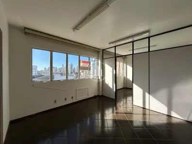 à venda, 32m² no Kobrasol, São José