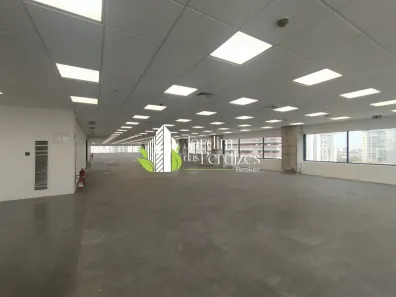 Sala Comercial para alugar, 789m² no Parque Industrial Tomas Edson, São Paulo