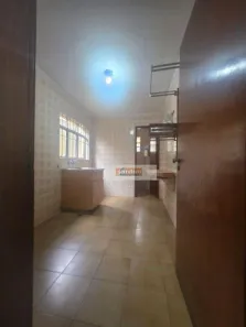 Casa com 3 Quartos para venda ou aluguel, 300m² no Vila Valparaíso, Santo André