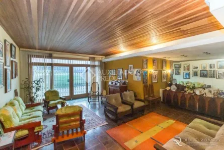 Sobrado com 5 Quartos à venda, 350m² no Rio Branco, Porto Alegre