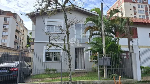Casa com 3 Quartos à venda, 300m² no Passo da Areia, Porto Alegre