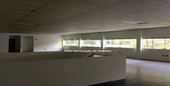 Galpão/Depósito/Armazém para alugar, 3127m² no Jardim Triângulo, Taboão da Serra