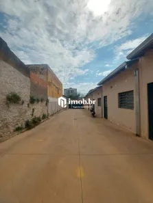 Casa com 1 Quarto para alugar, 34m² no Santa Maria, Uberaba