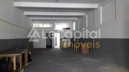 Galpão/Depósito/Armazém para alugar, 230m² no Cidade Vargas, São Paulo
