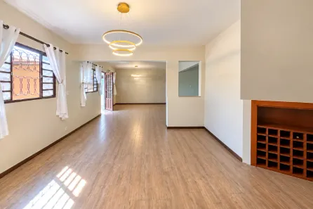Casa com 3 Quartos à venda, 178m² no Jardim Oscavo Santos, Londrina