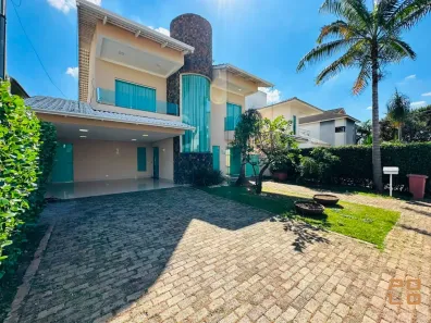 Sobrado com 4 Quartos para alugar, 292m² no Jardins Madri, Goiânia