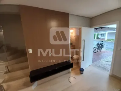 Casa de Condomínio com 3 Quartos para alugar, 188m² no Jardim Karaíba, Uberlândia