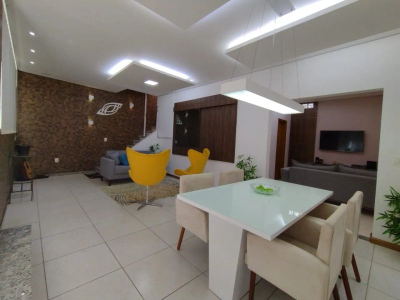 Casa com 3 quartos — Santo André, Belo Horizonte