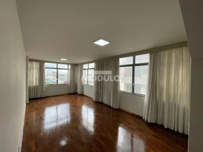 Apartamento com 4 Quartos para alugar, 267m² no Centro, Uberlândia