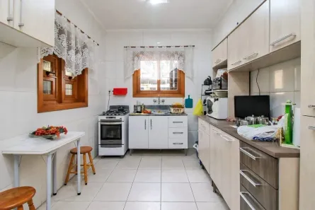 Casa com 3 Quartos à venda, 219m² no Santa Cecília, Porto Alegre