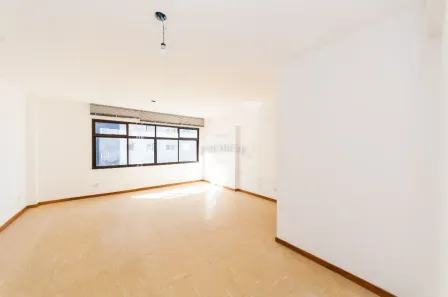 Sala Comercial para alugar, 62m² no Centro, Curitiba
