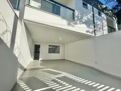 Casa com 3 Quartos à venda, 142m² no Floramar, Belo Horizonte