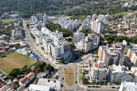 Casa com 3 Quartos para alugar, 180m² no Córrego Grande, Florianópolis
