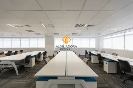 Sala Comercial para alugar, 246m² no Centro Cívico, Curitiba