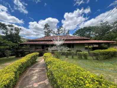 Fazenda/Sítio com 8 Quartos à venda, 33m² no Bela Vista, Pará de Minas
