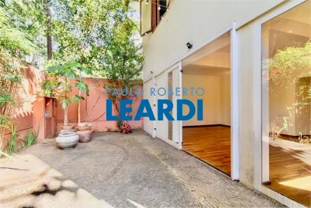 Casa com 3 Quartos para alugar, 250m² no Jardim Paulistano, São Paulo