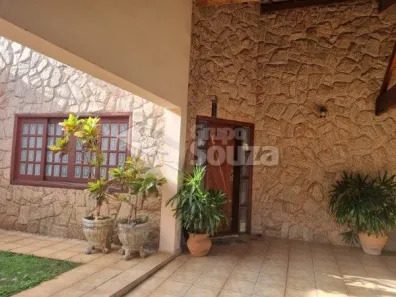 Casa com 3 Quartos à venda, 234m² no Castelinho, Piracicaba